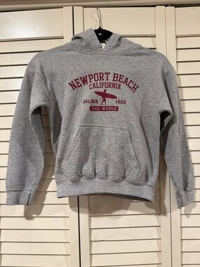 Newport Beach California Kids Gray Pullover Hoodie 2T (Small)